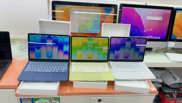 MacBook 2026 Neo models : Silver, Blue, Yellow