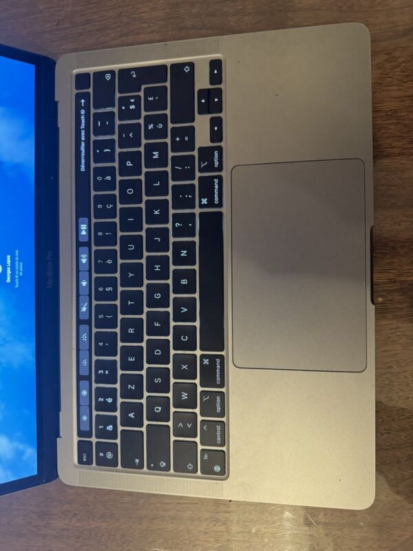s-l1600 (35) Apple MacBook Pro 13" (256 Go SSD, M1, 8 Go) Laptop - Gris sidéral